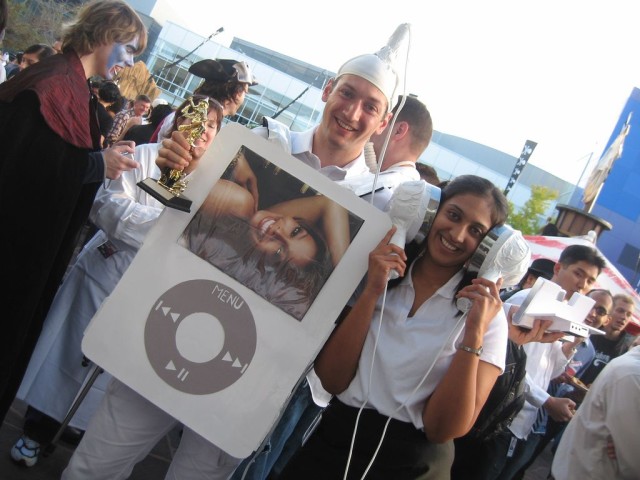 IPod costume Dressing up as an iPod becomes a Halloween sensation. Photo: Maria Ly/Flickr CC