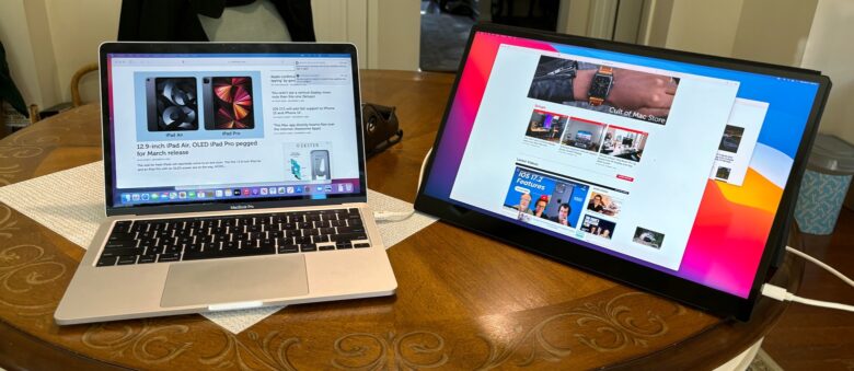 Espresso 17 Pro with a MacBook espresso 17 Pro with a MacBook