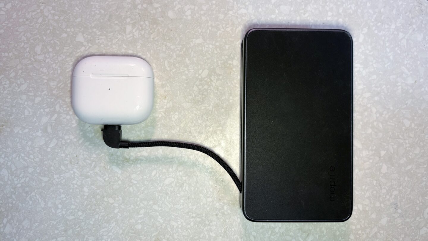 Mophie Powerstation Plus Ultra with AirPods mophie Powerstation Plus Ultra with AirPods