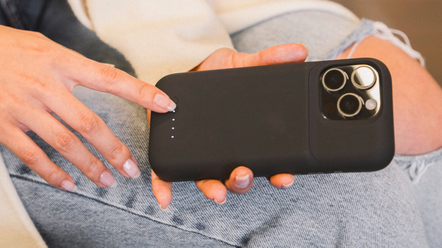 mophie Juice Pack battery case keeps iPhone 16 going and going