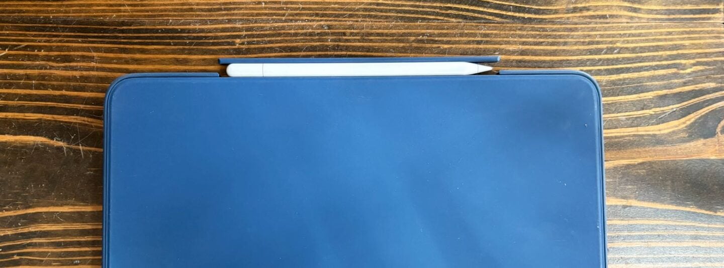 OtterBox Statement Series Studio iPad case with Apple Pencil slot OtterBox Statement Series Studio iPad case with Apple Pencil slot